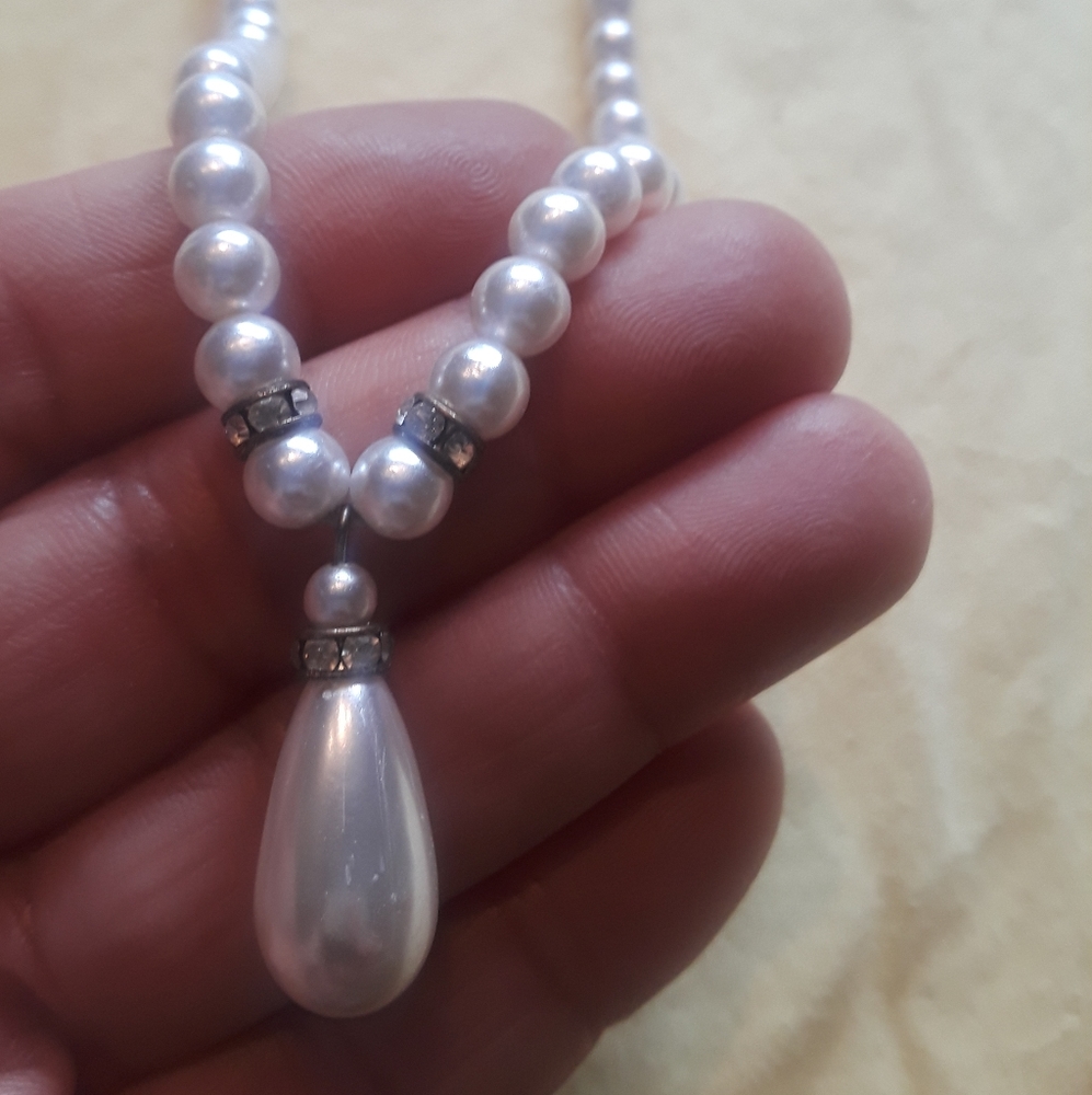 Pearl neclace